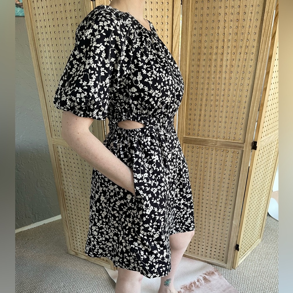 Old Navy Floral Cutout Dress with Pockets